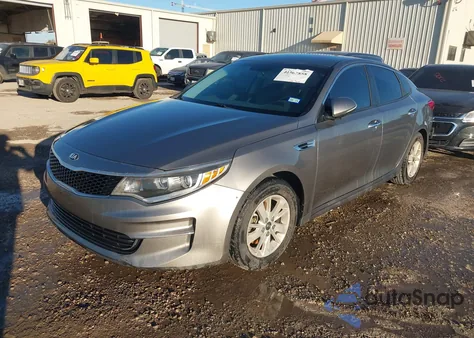 2016 Kia Optima Lx z USA, uszkodzony, nr VIN 5XXGT4L38GG082412